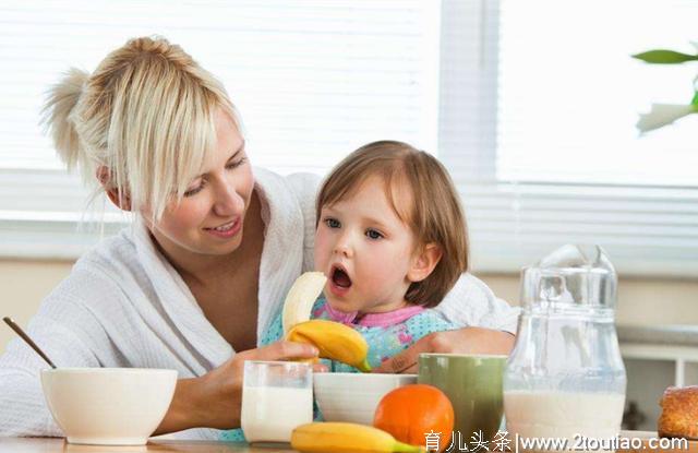 “挑食”影响孩子健康成长，家长学会这3招，孩子吃啥饭都香