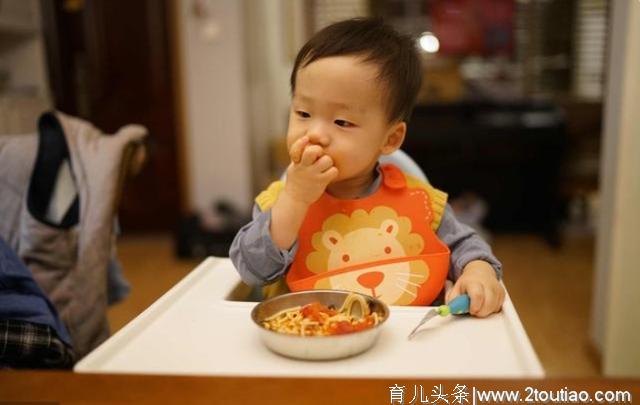 育儿：2-3岁孩子应该养成的饮食习惯，每个都重要，可以受益一生