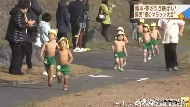 日本“幼儿教育”引争议，幼儿园赤裸上课，家长：可怜的孩子